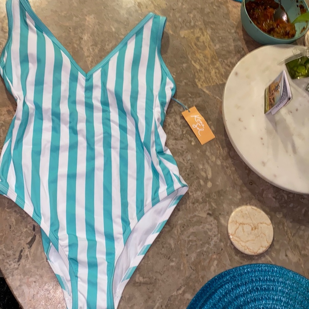 NWT Kona Sol swimsuit M